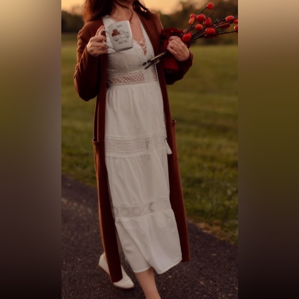 CHICWISH sunflower embroidered lace-up front white maxi dress. Size M.